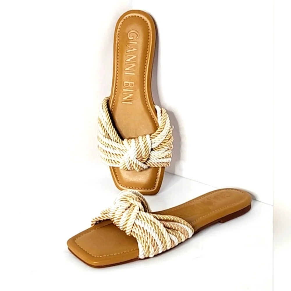 Gianni Bini Women's Penni Tan & White Corded Knot Flat Sandal Size 6.5